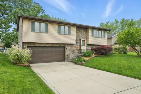 455 Northgate Dr, Crown Point, IN 46307 photo 1