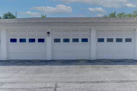 Exterior - 2740 Georgetowne Dr #B1, Highland, IN 46322 photo 4 of 7