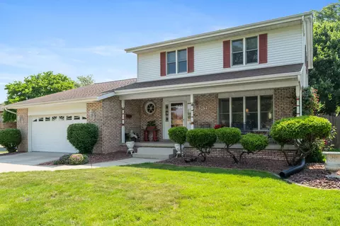 9419 Verbena Dr, Munster, IN 46321