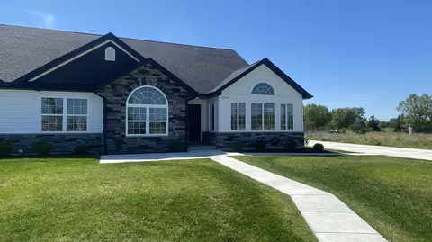 5436 Fountain Cir, Crown Point, IN 46307