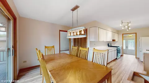 10028 Redbud Rd, Munster, IN 46321 photo 6