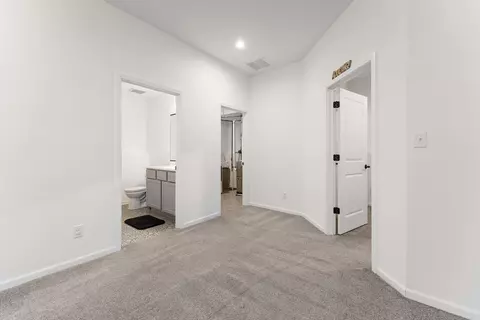Entry Way - 520 Emerald Dr, Chesterton, IN 46304 photo 1 of 1