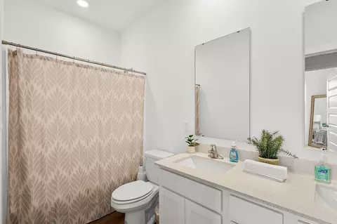 Bath - 7386 E 116th Pl, Winfield, IN 46307 photo 2 of 2