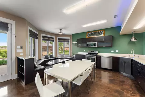 Kitchen - 14761 W 85th Ct, Dyer, IN 46311 photo 8 of 9