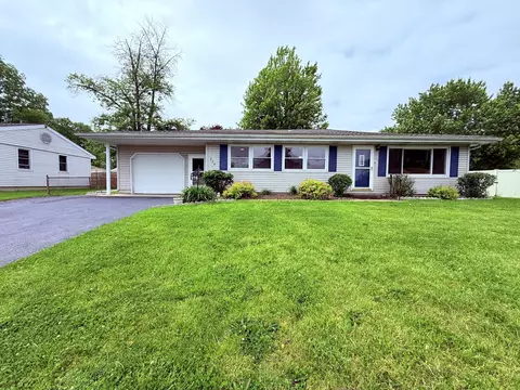 376 W Millport Dr, Valparaiso, IN 46385