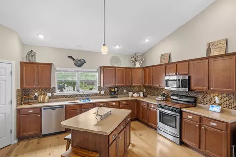 Kitchen - 548 Aster Ln, Griffith, IN 46319 photo 1 of 2