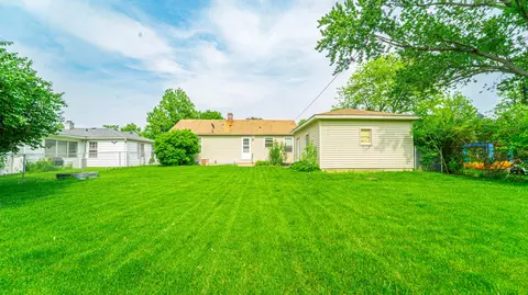 Exterior - 321 Maple Ln, Crown Point, IN 46307 photo 6 of 7