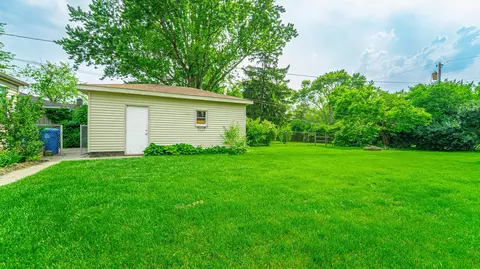 Exterior - 321 Maple Ln, Crown Point, IN 46307 photo 5 of 7