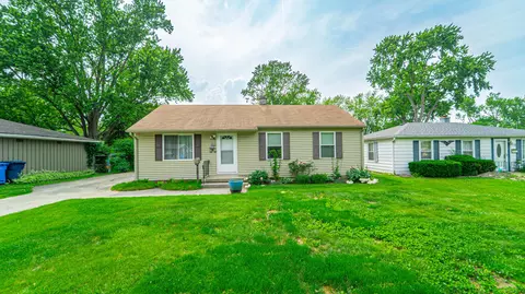Exterior - 321 Maple Ln, Crown Point, IN 46307 photo 4 of 7