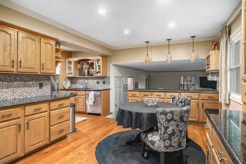 9307 Walnut Dr, Munster, IN 46321 photo 8