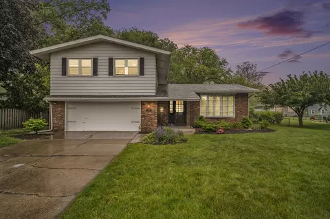 9307 Walnut Dr, Munster, IN 46321 photo 1