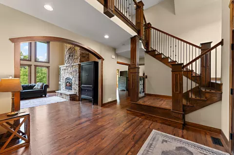 Entry Way - 5810 E 105th Pl, Crown Point, IN 46307 photo 4 of 7