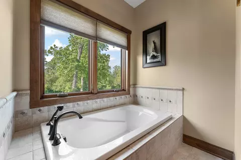Bath - 5810 E 105th Pl, Crown Point, IN 46307 photo 4 of 6