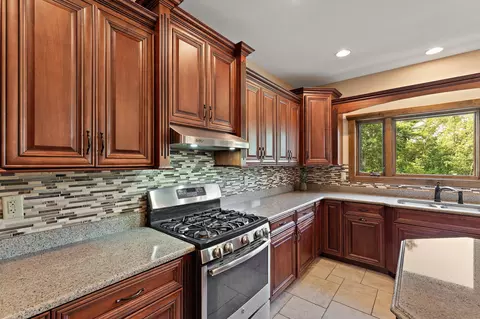 Kitchen - 5810 E 105th Pl, Crown Point, IN 46307 photo 1 of 6
