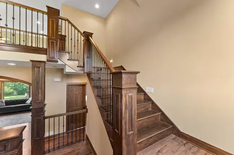 Entry Way - 5810 E 105th Pl, Crown Point, IN 46307 photo 5 of 7