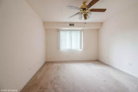 Bedroom - 910 Swan Dr #2B, Dyer, IN 46311 photo 2 of 2