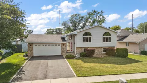 658 Forest Ave, Griffith, IN 46319 photo 2