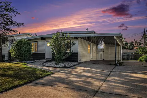 3113 Farmer Dr, Highland, IN 46322