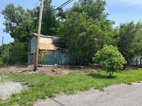982 Ralston St, Gary, IN 46406 photo 3