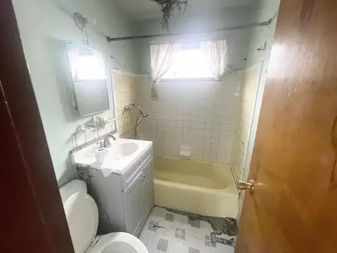1975 Arthur St, Gary, IN 46404 photo 5