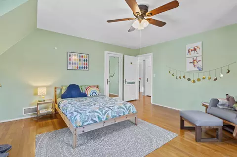 Bedroom - 1648 Davis Ave, Whiting, IN 46394 photo 5 of 7