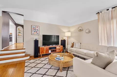 Living - 1648 Davis Ave, Whiting, IN 46394 photo 4 of 6