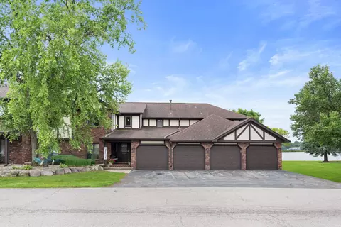 5015 Spinnaker Ln #B, Crown Point, IN 46307 photo 1