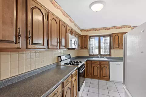 5015 Spinnaker Ln #B, Crown Point, IN 46307 photo 5