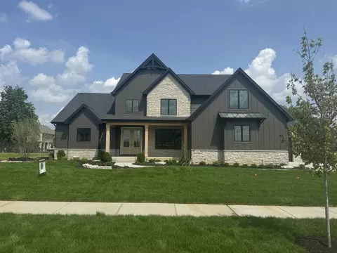 3104 Whispering Brook Ln, Valparaiso, IN 46385