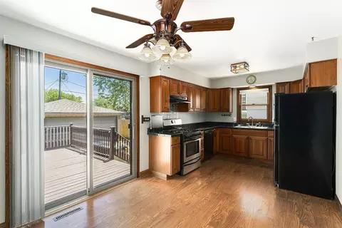 821 Harrison Pl, Dyer, IN 46311 photo 4