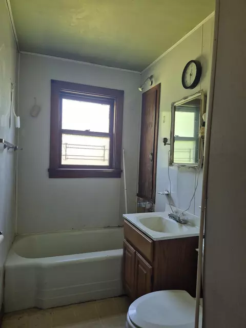 608 Porter St, Gary, IN 46406 photo 6