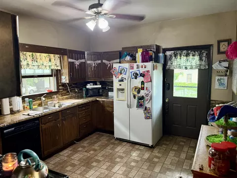 Kitchen - 4 Warren St, Hammond, IN 46320 photo 3 of 4