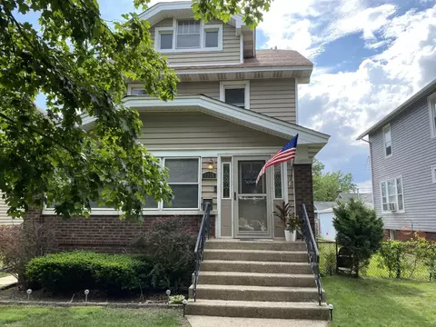 1938 Wespark Ave, Whiting, IN 46394 photo 1