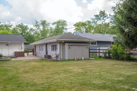 Exterior - 533 214th St, Dyer, IN 46311 photo 4 of 10
