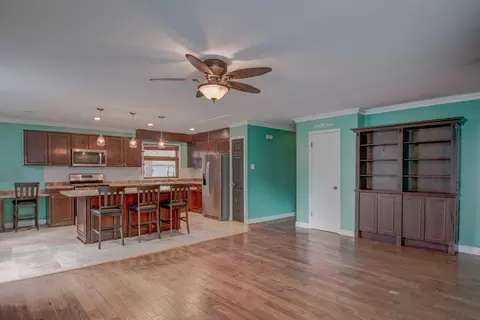 Living - 533 214th St, Dyer, IN 46311 photo 2 of 5