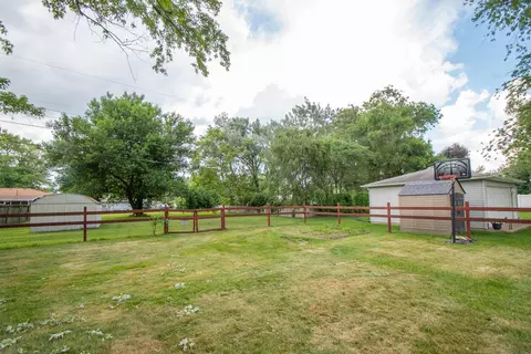Exterior - 533 214th St, Dyer, IN 46311 photo 9 of 10