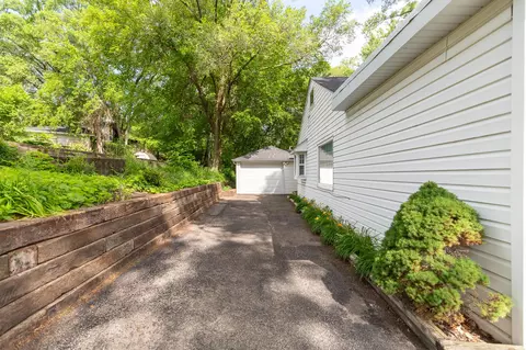516 N Miami St, Gary, IN 46403 photo 11