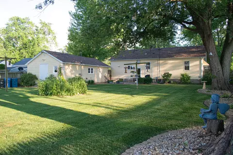 220 Cedar St, Crown Point, IN 46307 photo 3