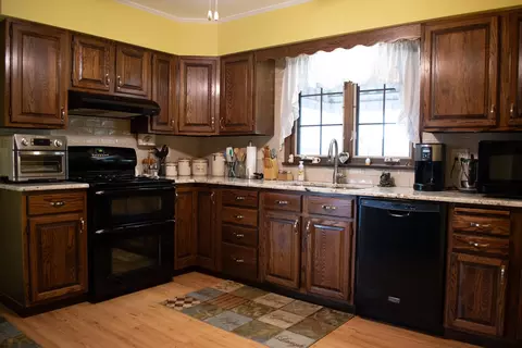 220 Cedar St, Crown Point, IN 46307 photo 8