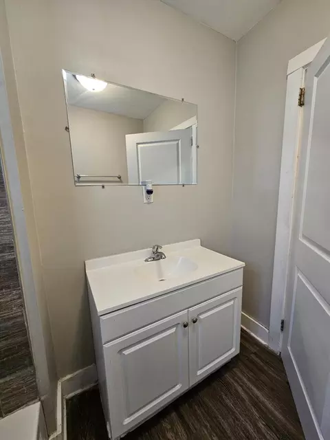 Bath - 1148 N Broad St, Griffith, IN 46319 photo 2 of 2
