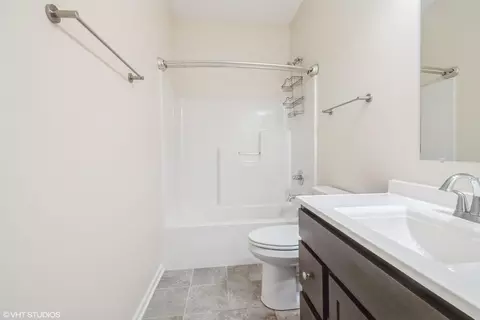 2801 Stirling Dr, Valparaiso, IN 46383 photo 5