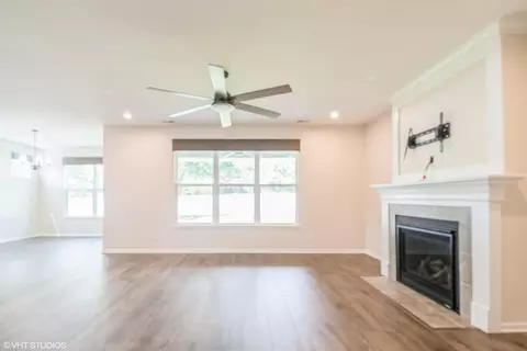 2801 Stirling Dr, Valparaiso, IN 46383 photo 7