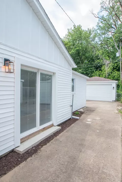 624 New Jersey St, Gary, IN 46403 photo 4