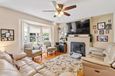 Living - 223 Gregory Ave, Munster, IN 46321 photo 1 of 3
