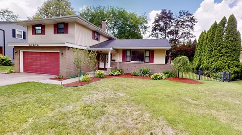 9206 White Oak Ave, Munster, IN 46321