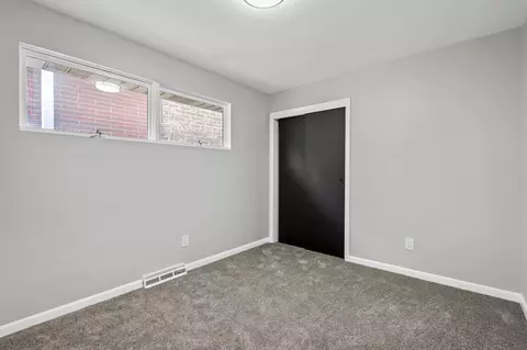 Bedroom - 1018 Myrtle Ave, Whiting, IN 46394 photo 2 of 3