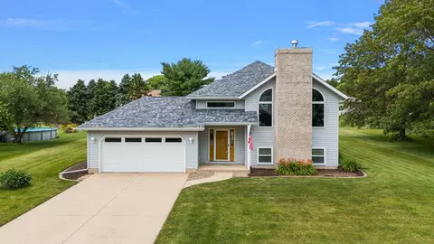 347 Independence Dr, Valparaiso, IN 46383