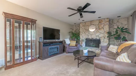 125 Minter Dr, Griffith, IN 46319 photo 6