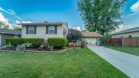 125 Minter Dr, Griffith, IN 46319 photo 1