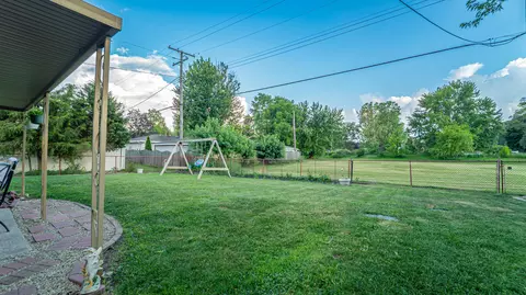 125 Minter Dr, Griffith, IN 46319 photo 2